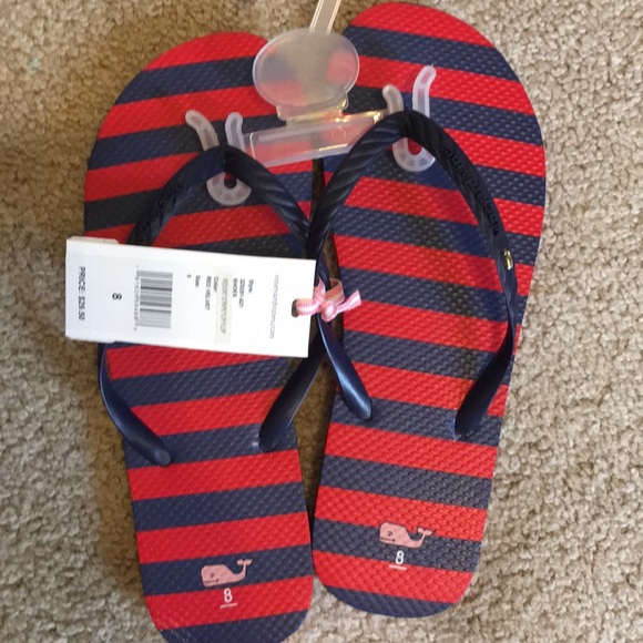 Vineyard Vines Shoes - NWT Vineyard Vines rubber Flip Flops size 8